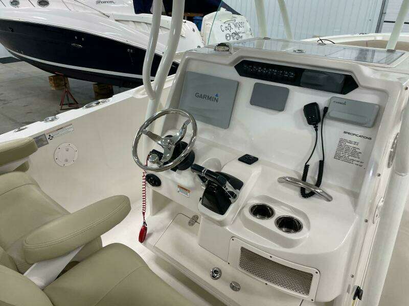 2017 Sailfish 290 Center Console