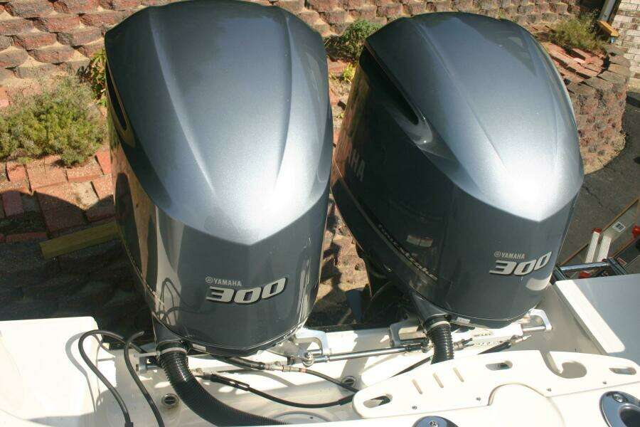 2017 Sailfish 290 Center Console