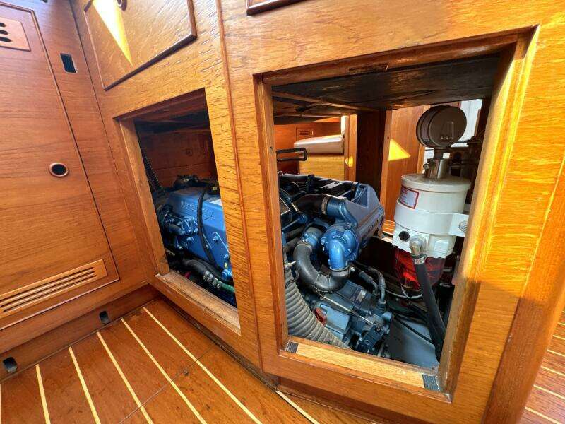 1999 Bowman 48 Aft Cockpit