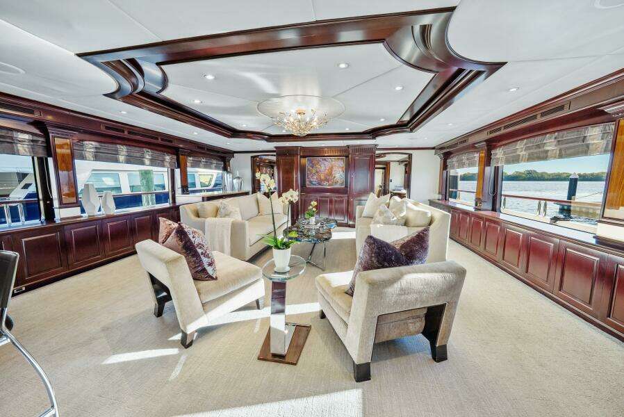 2005 Trinity Yachts Tri-Deck
