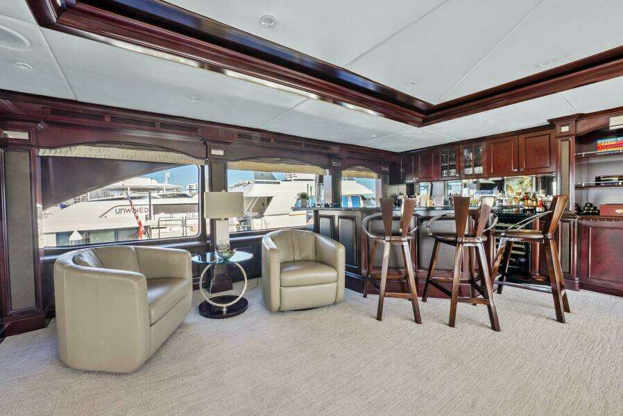 2005 Trinity Yachts Tri-Deck