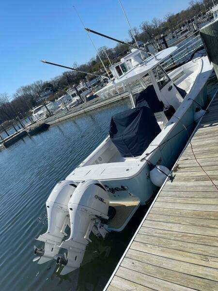 2020 Regulator 31 FS with Mezz