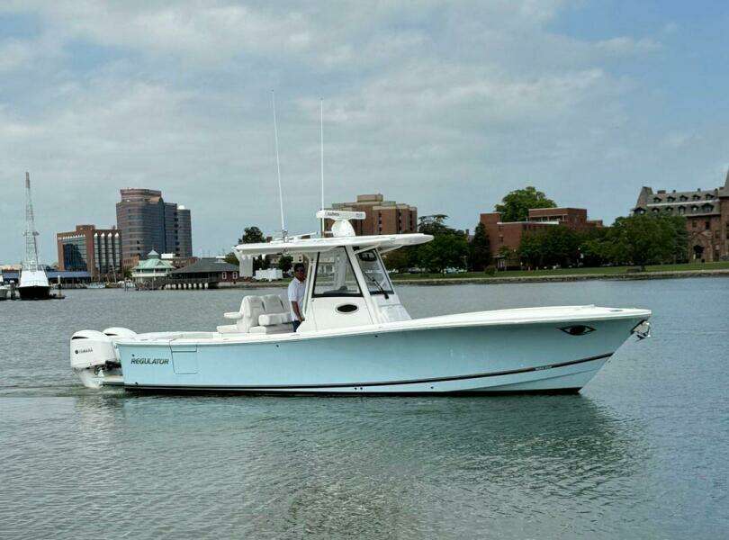 2020 Regulator 31 FS with Mezz