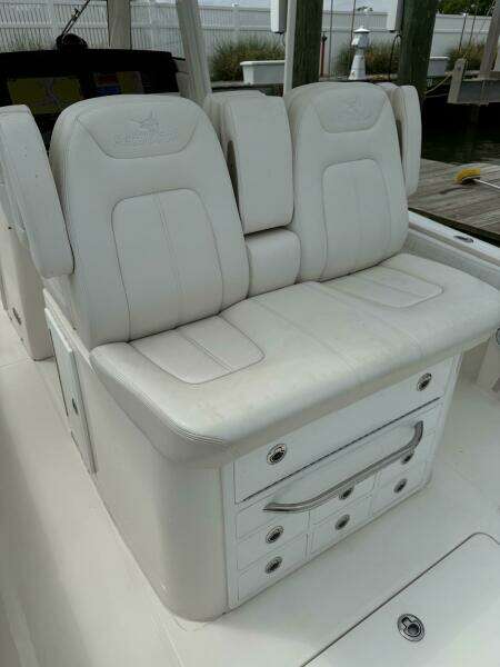 2020 Regulator 31 FS with Mezz