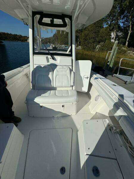 2020 Regulator 31 FS with Mezz