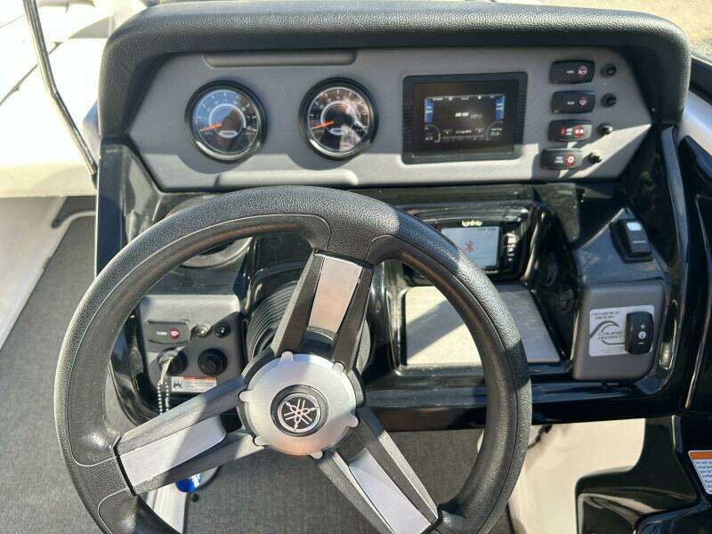2019 Yamaha Boats AR210