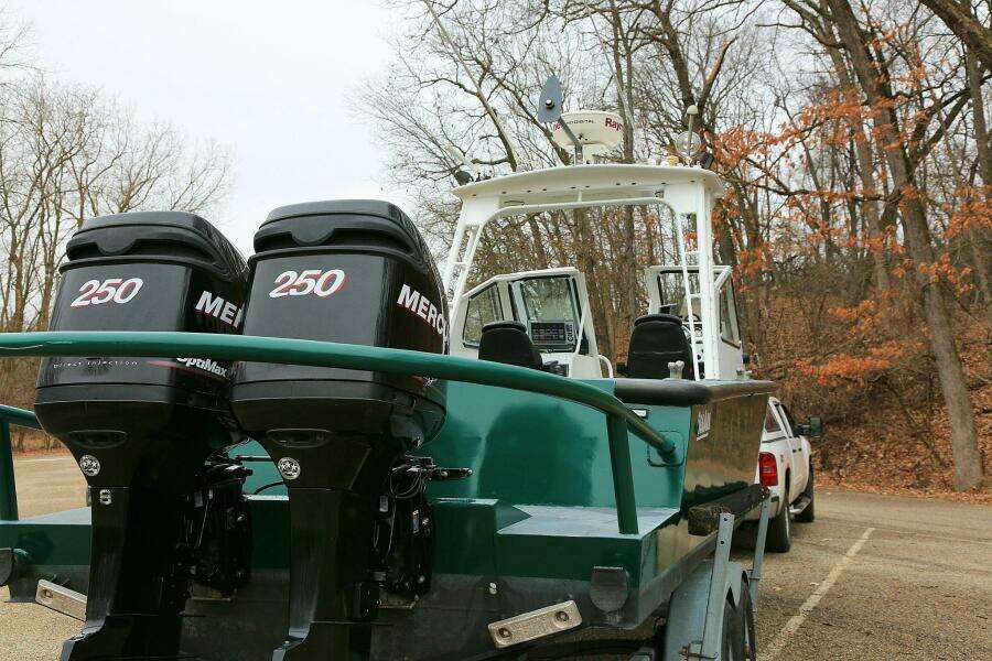 2002 SeaArk 25 V Commander SAMA 365