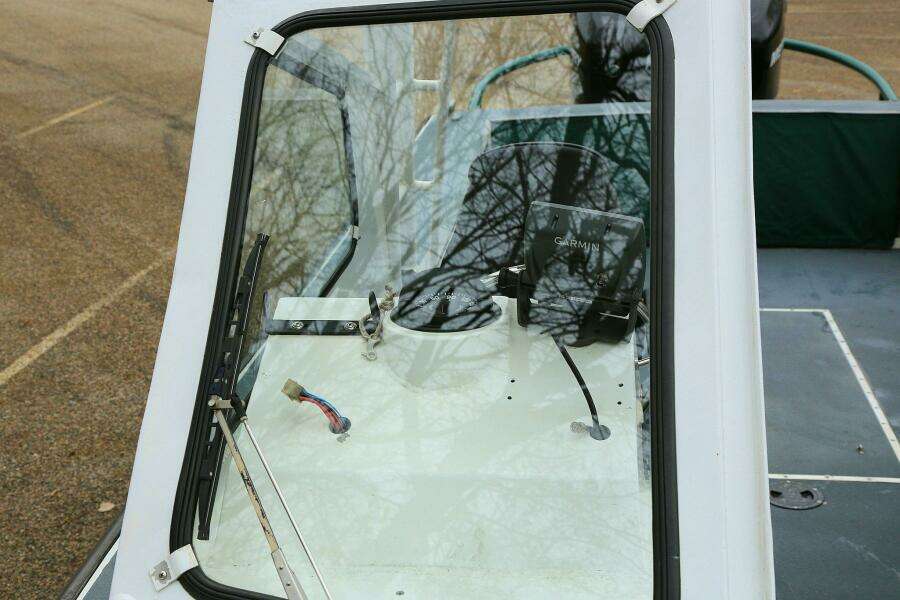 2002 SeaArk 25 V Commander SAMA 365