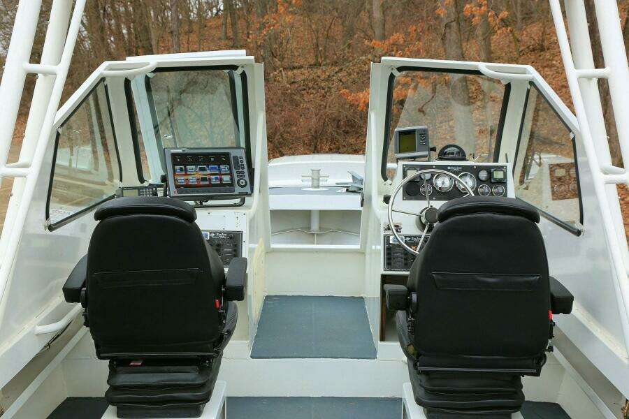 2002 SeaArk 25 V Commander SAMA 365