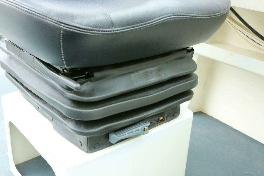 2002 SeaArk 25 V Commander SAMA 365