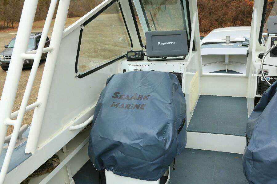 2002 SeaArk 25 V Commander SAMA 365