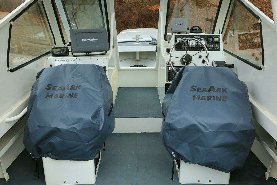 2002 SeaArk 25 V Commander SAMA 365