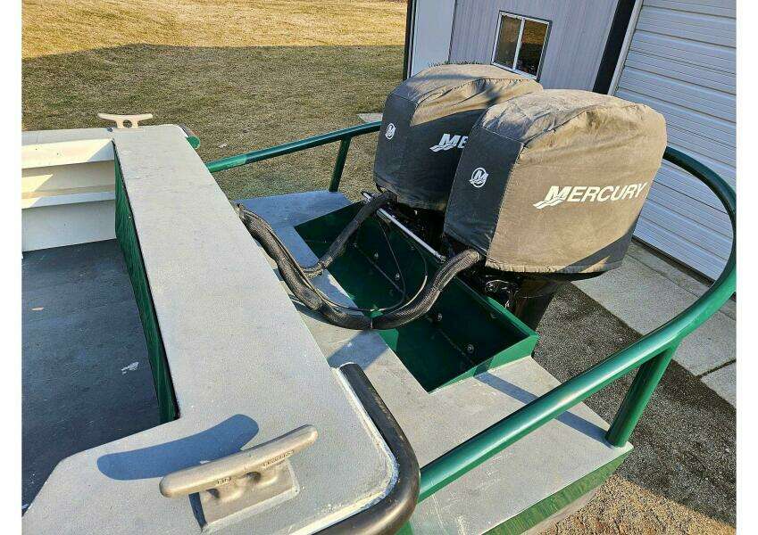 2002 SeaArk 25 V Commander SAMA 365