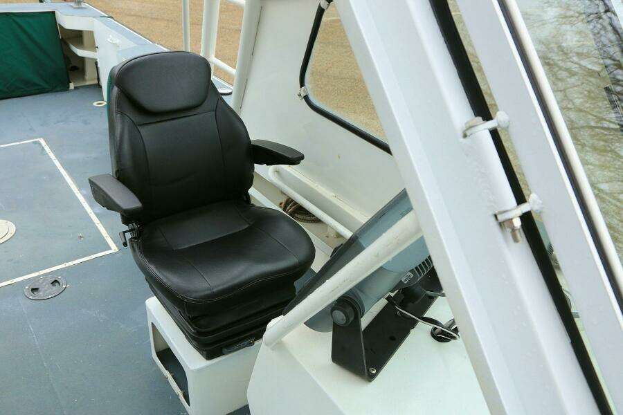 2002 SeaArk 25 V Commander SAMA 365