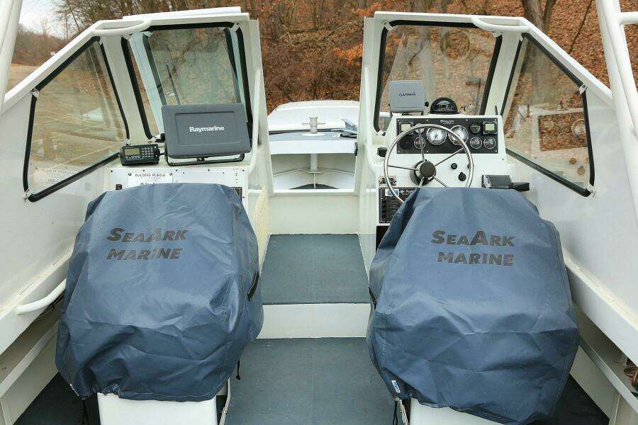 2002 SeaArk 25 V Commander SAMA 365