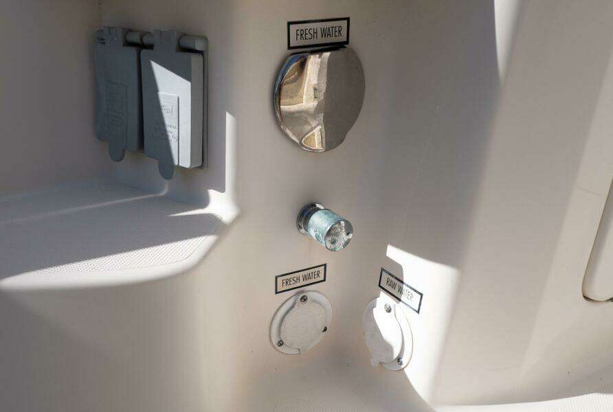 2014 Pursuit SC 365i