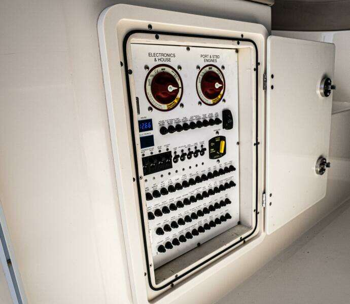 2014 Pursuit SC 365i