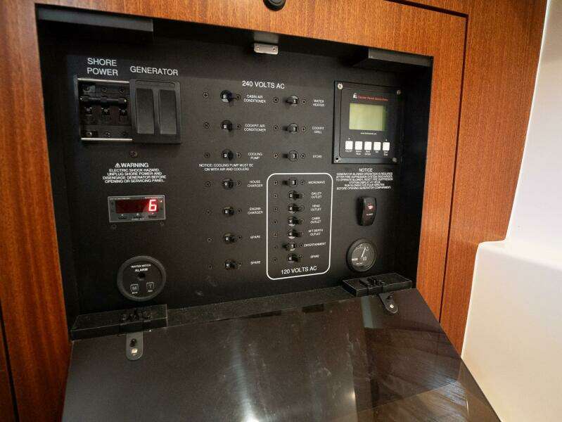 2014 Pursuit SC 365i