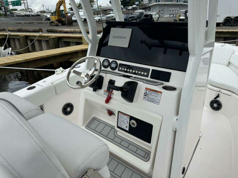 2025 Sea Fox 228 Commander