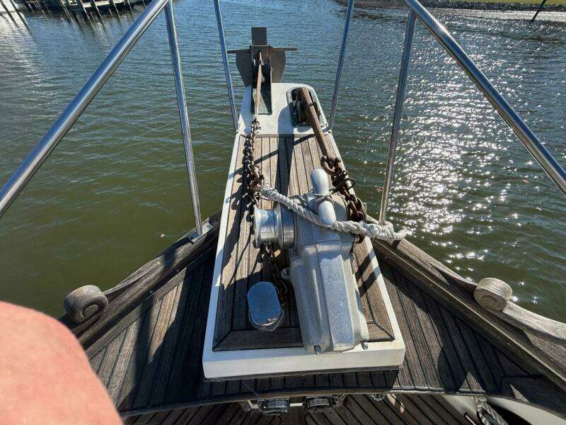 1986 Grand Banks Classic