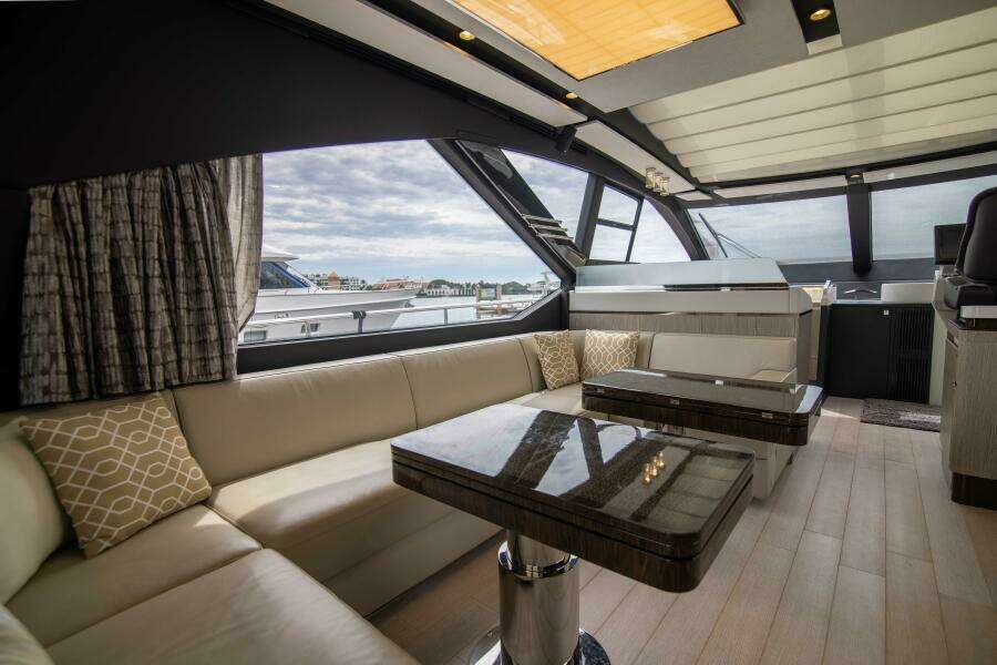 Azimut 70 Triple Play -