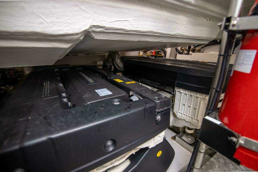 Azimut 70 Triple Play -