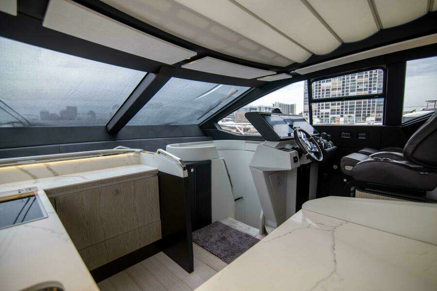 Azimut 70 Triple Play -