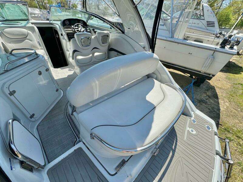 2020 Crownline 264CR