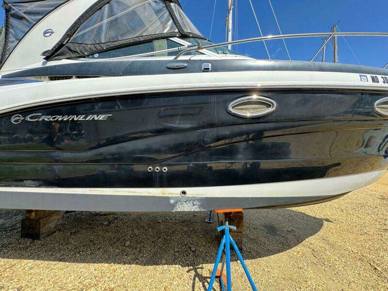 2020 Crownline 264CR