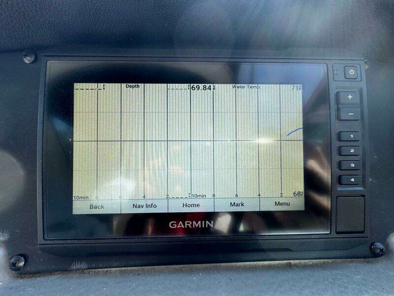 2020 Crownline 264CR