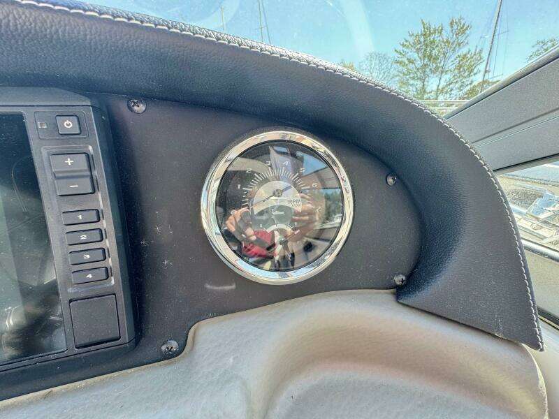 2020 Crownline 264CR