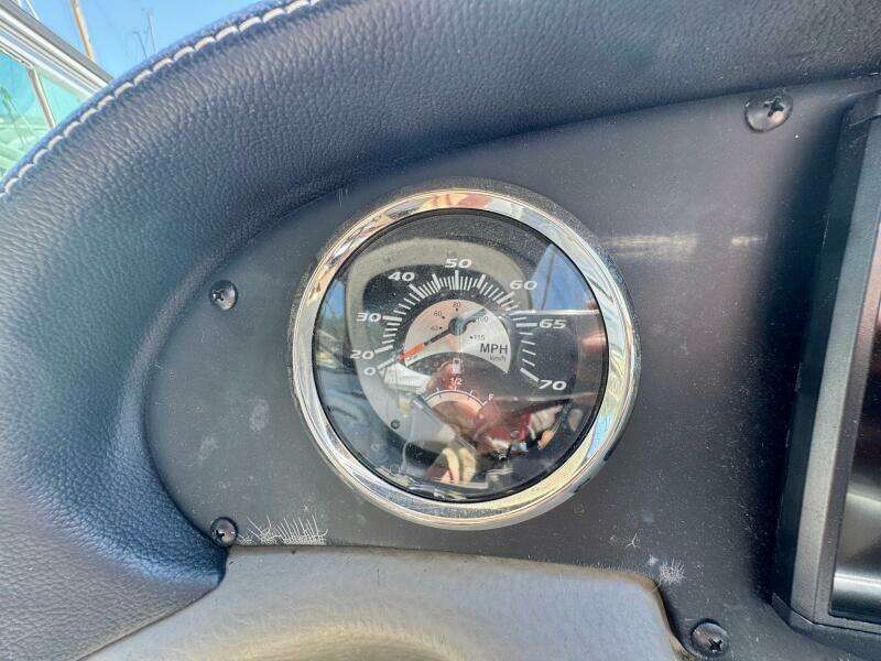 2020 Crownline 264CR