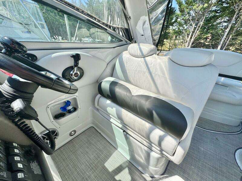 2020 Crownline 264CR