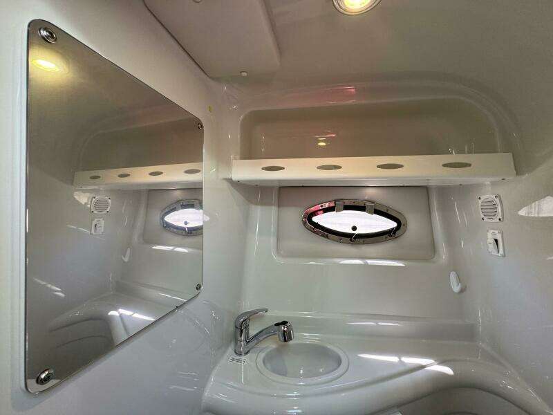 2020 Crownline 264CR