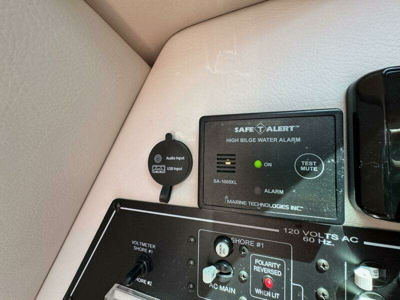 2020 Crownline 264CR