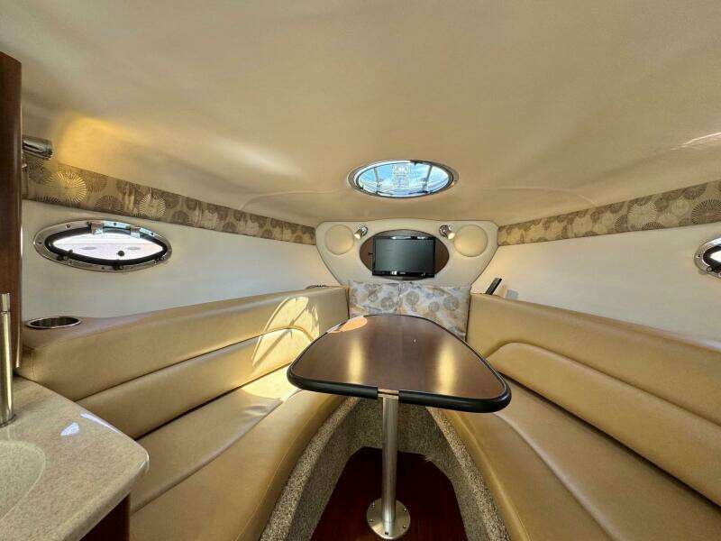 2020 Crownline 264CR