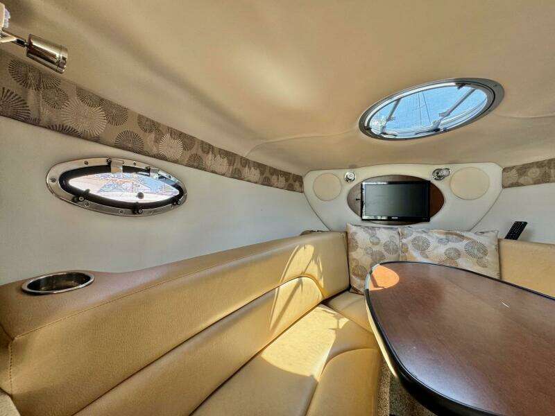 2020 Crownline 264CR