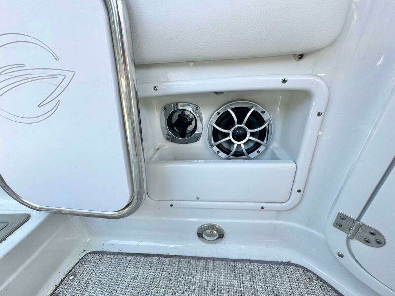 2020 Crownline 264CR