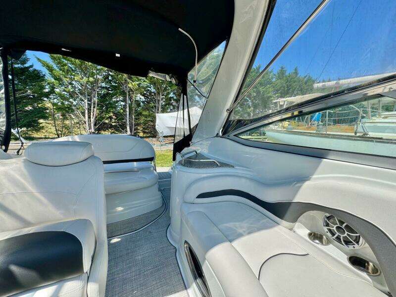 2020 Crownline 264CR