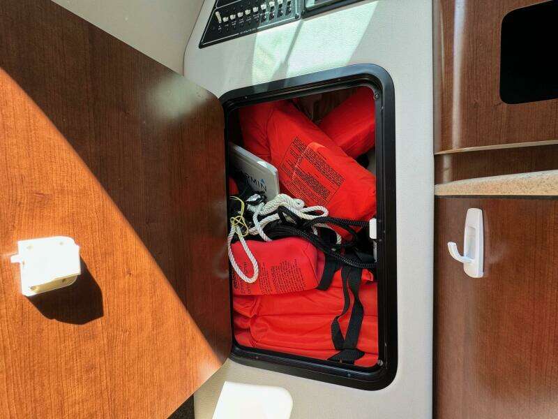 2020 Crownline 264CR