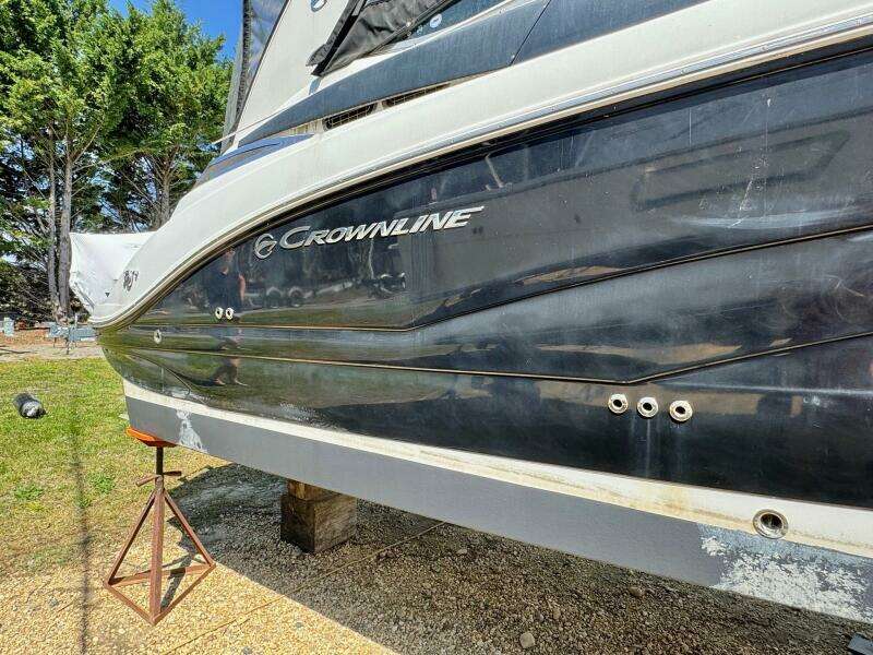 2020 Crownline 264CR