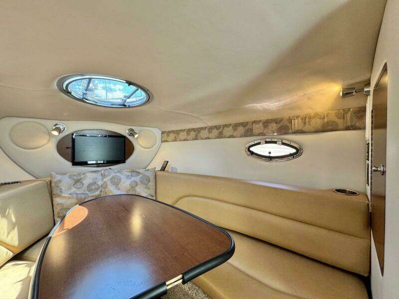 2020 Crownline 264CR