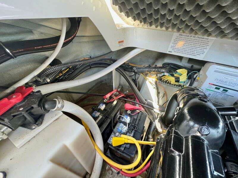 2020 Crownline 264CR