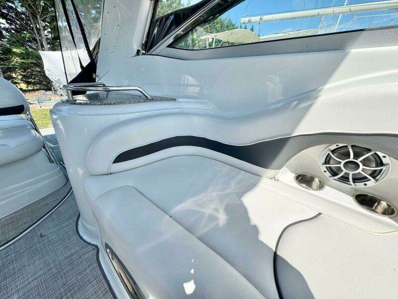 2020 Crownline 264CR