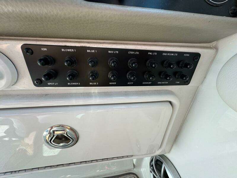 2020 Crownline 264CR