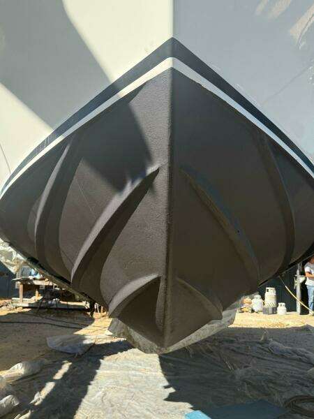 Bertram 31 Viajero- Bottom Paint 