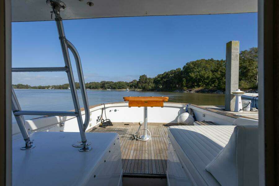 Bertram 31 Viajero- Cockpit