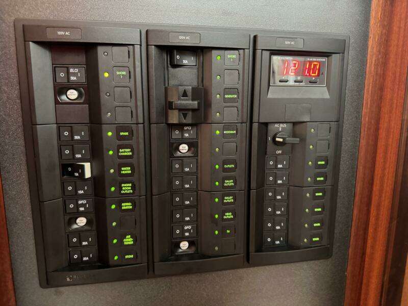 60 Nordic Tug 34 AC Panel