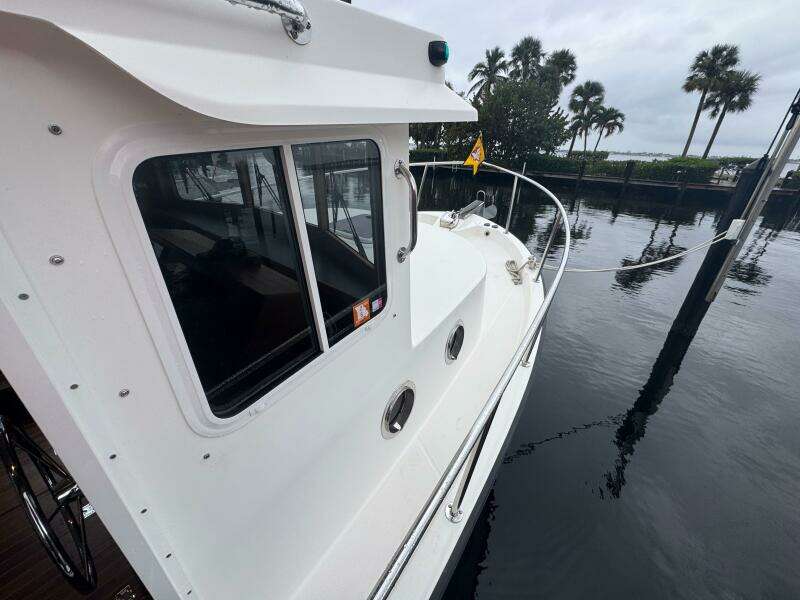 15 Nordic Tug 34 Starboard Forward