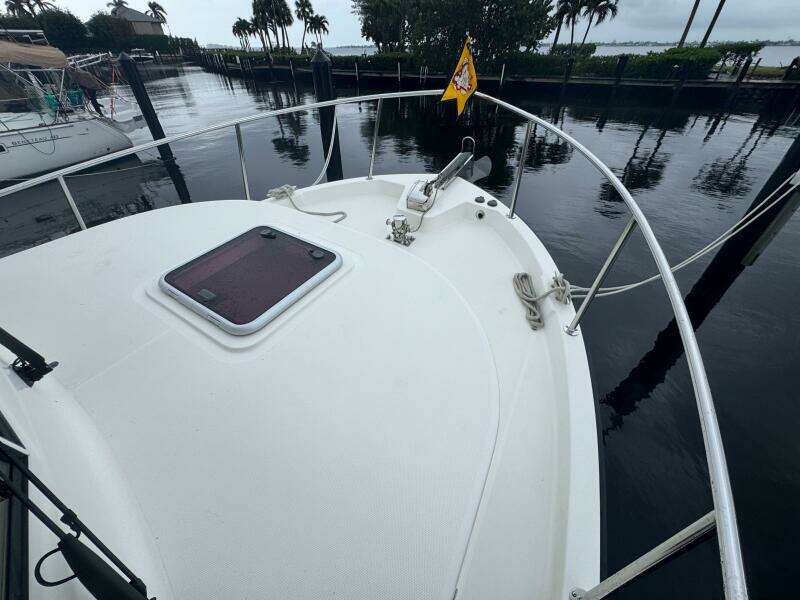 5 Nordic Tug 34 Bow Area